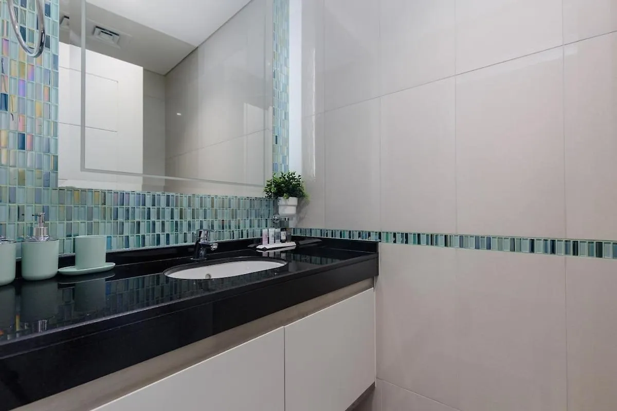 Sea View, Easy Access, Close To All Amenities Dubai Apartment