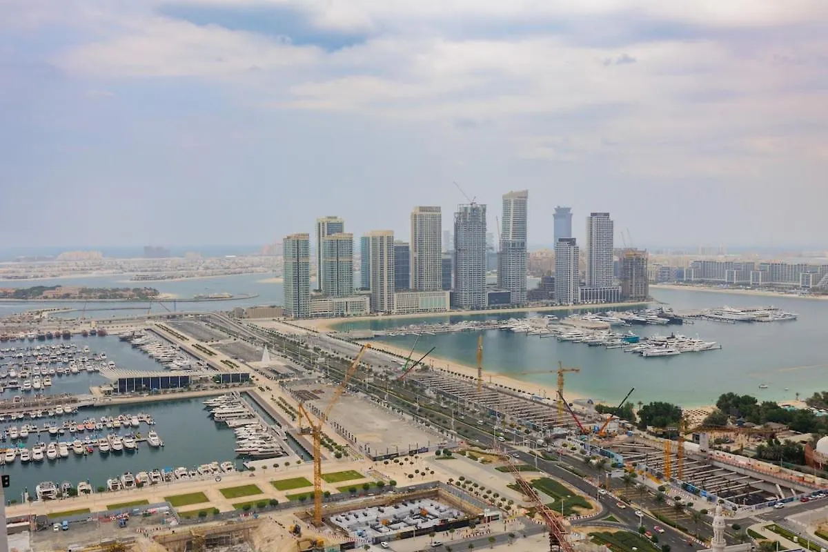 Apartment Sea View, Easy Access, Close To All Amenities Dubai